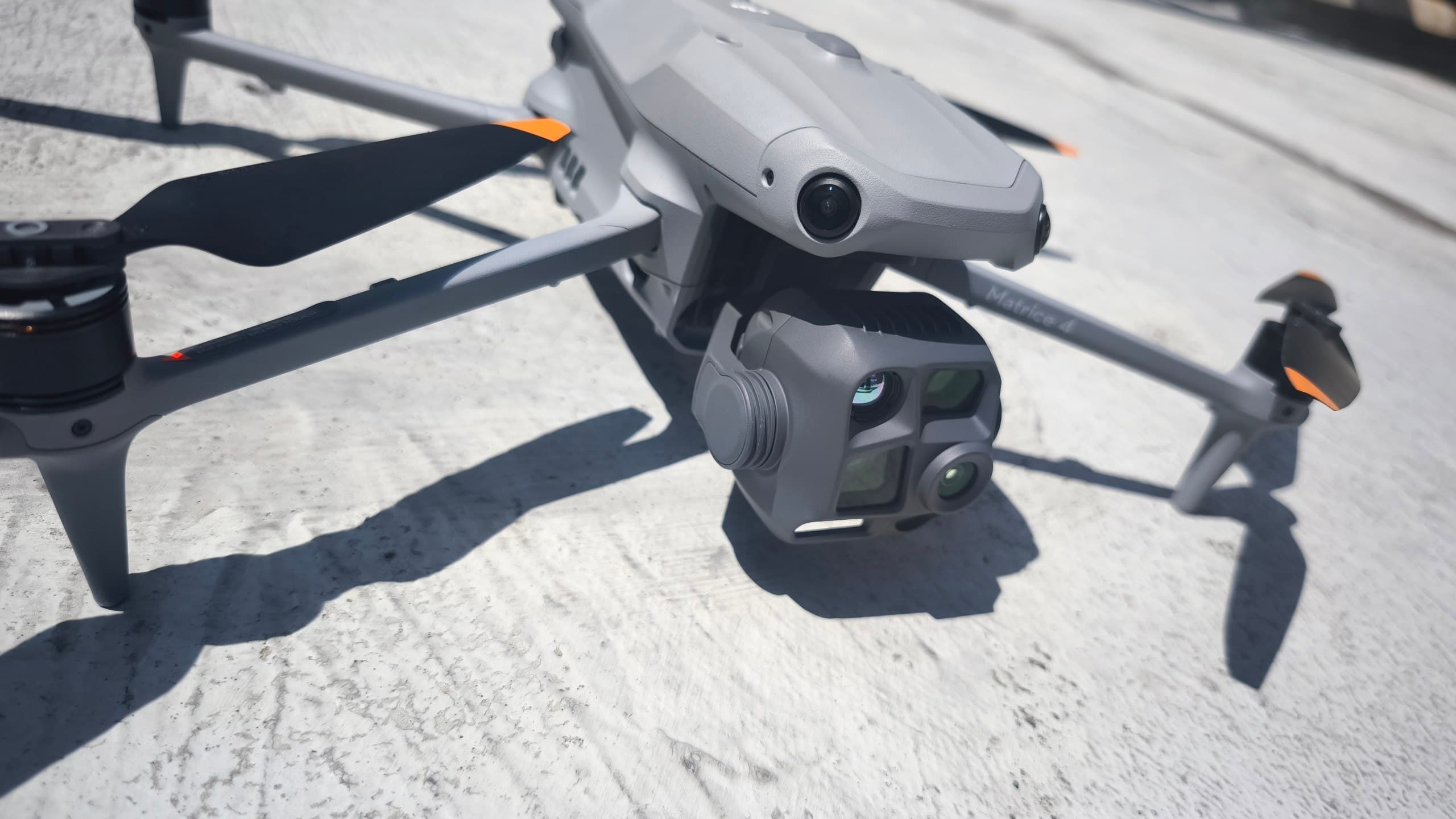 Dron Sentry UAV en operación de terreno